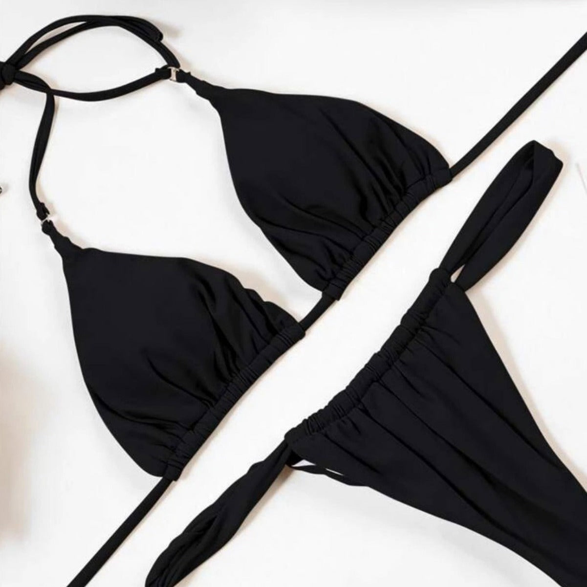 Triangel-Bikini med Justerbare Stropper | Stilfuldt og Funktionelt Design