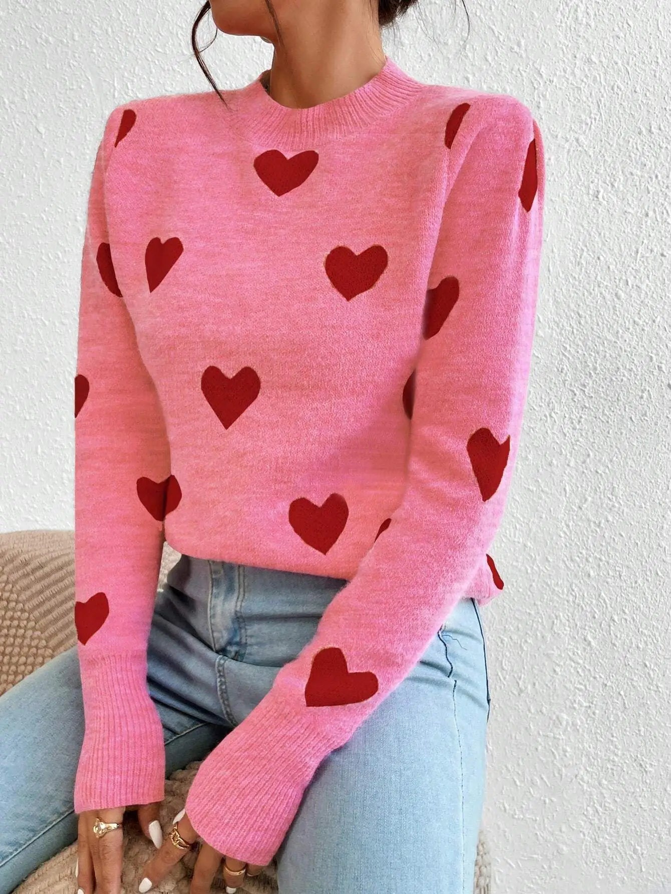 Love Sweater | Elegant og Hyggelig Langærmet Strik til Efterår og Vinter
