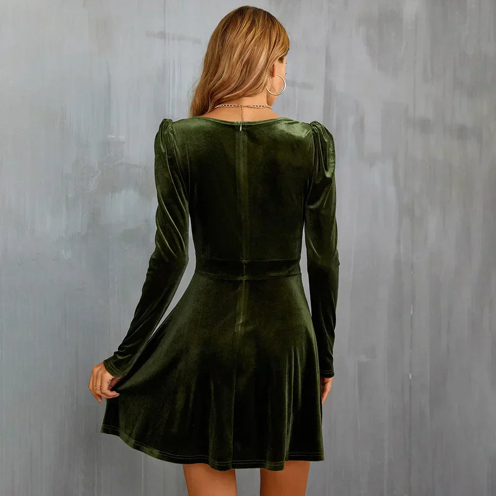 Klassisk Velourkjole | Midi med Moderne Elegance