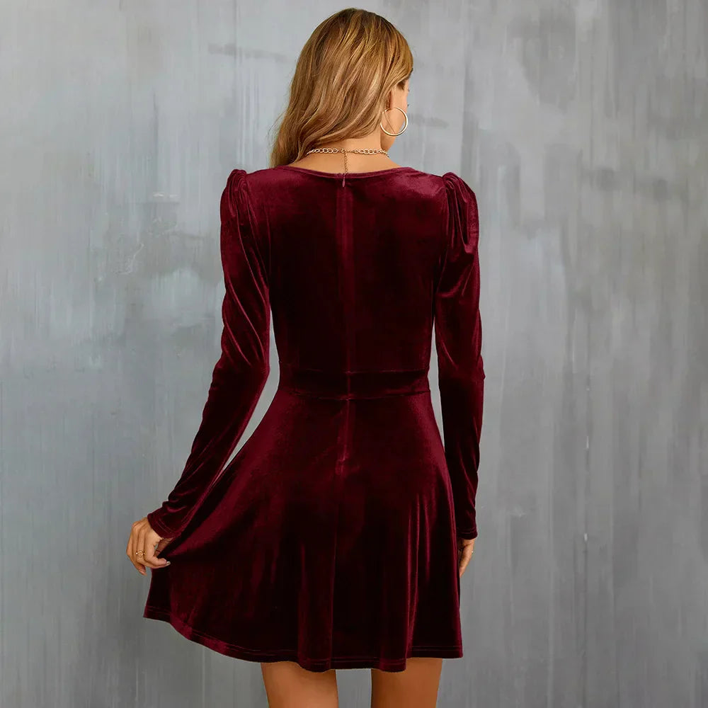 Klassisk Velourkjole | Midi med Moderne Elegance