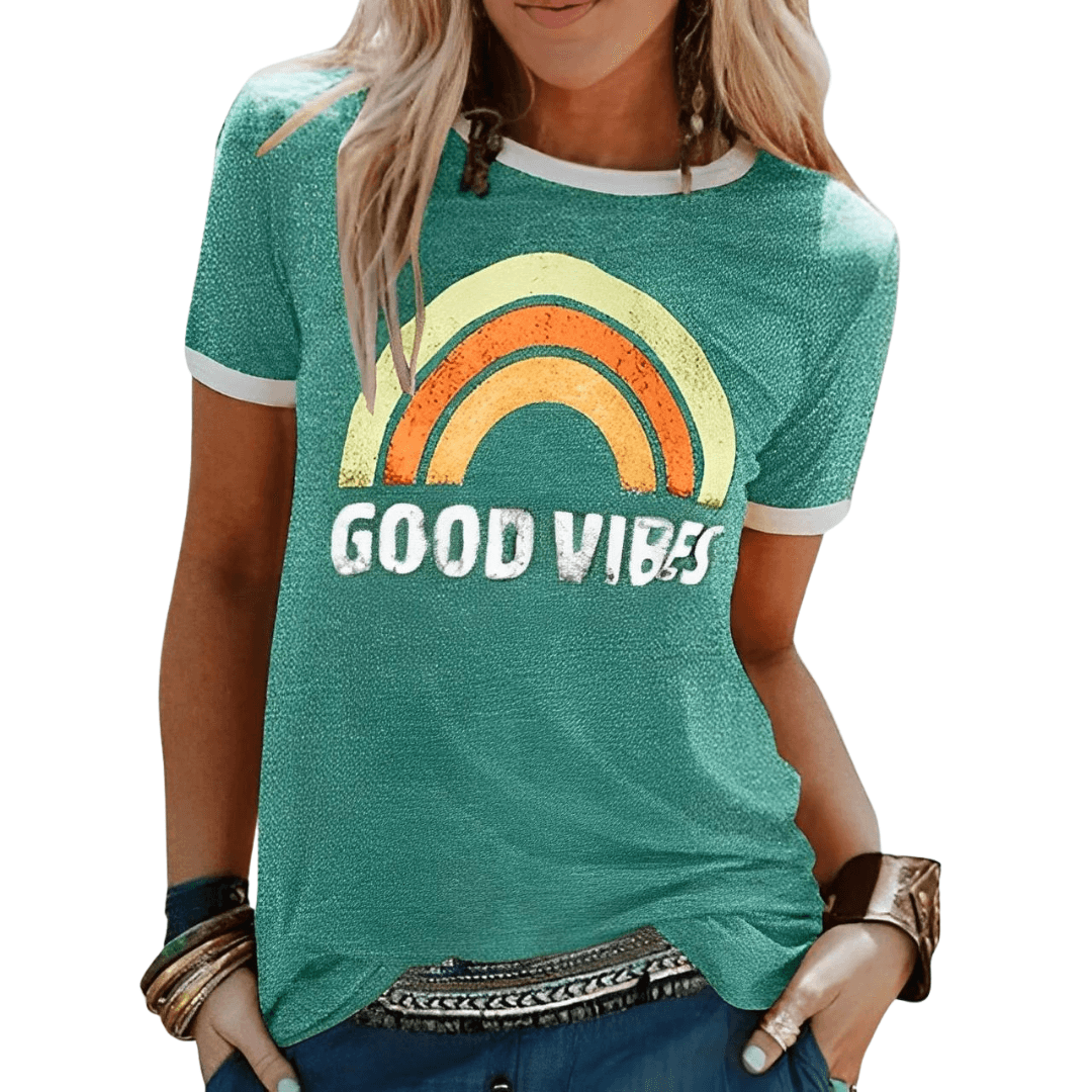 T-shirt med Regnbue og Good Vibes Print | Korte Ærmer