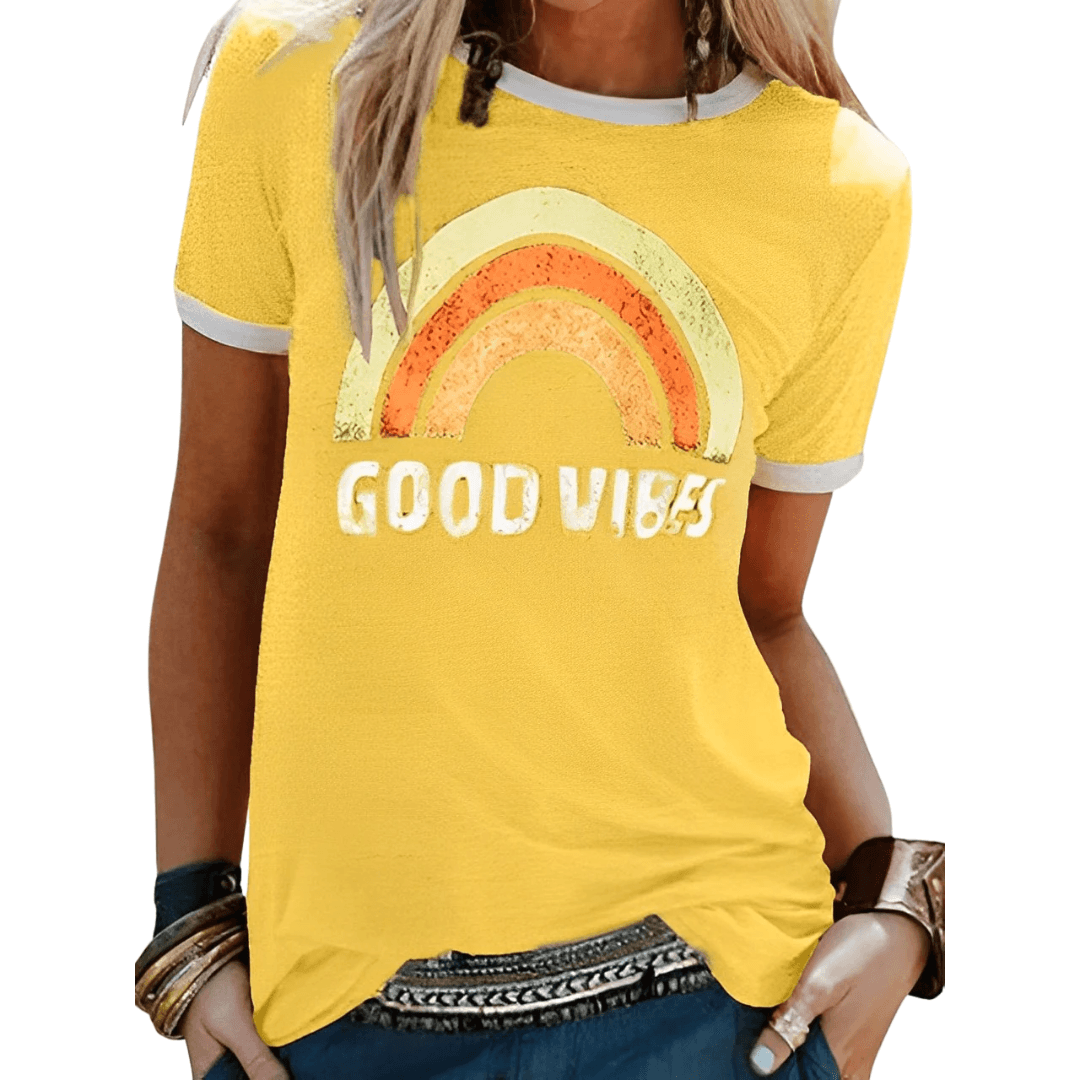 T-shirt med Regnbue og Good Vibes Print | Korte Ærmer