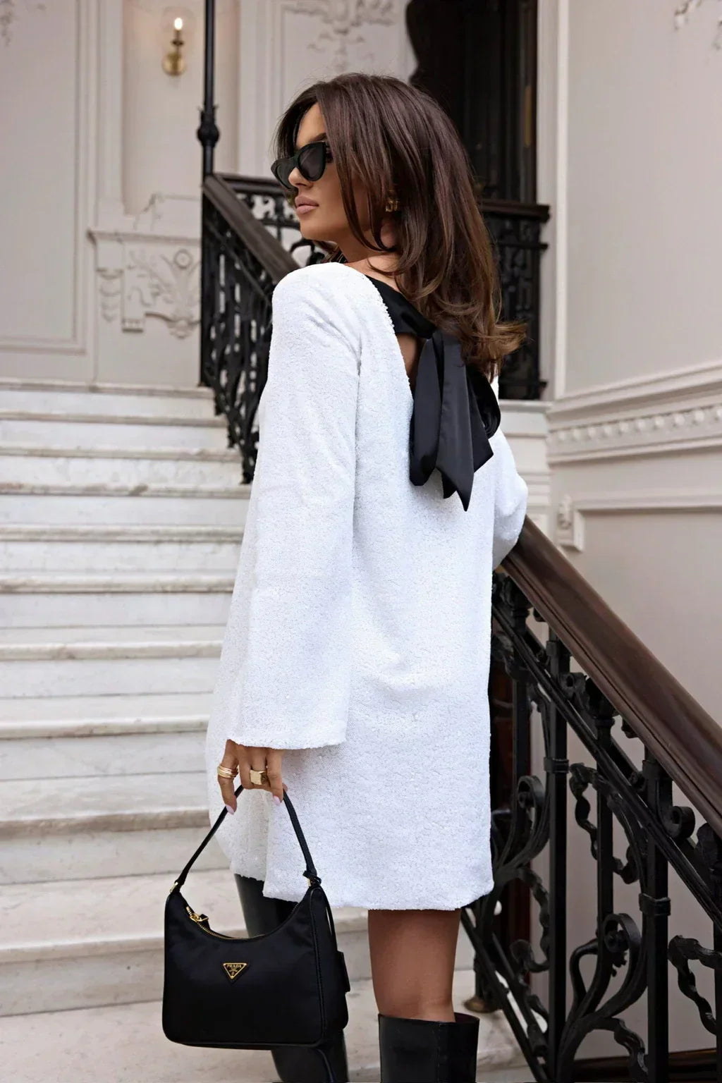 Luksuriøs Aftenlook | Glitterkjole med Elegant Twist